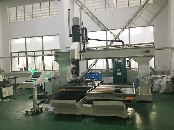 五軸數(shù)控加工中心在汽車模具加工領(lǐng)域的優(yōu)勢，您知道嗎？