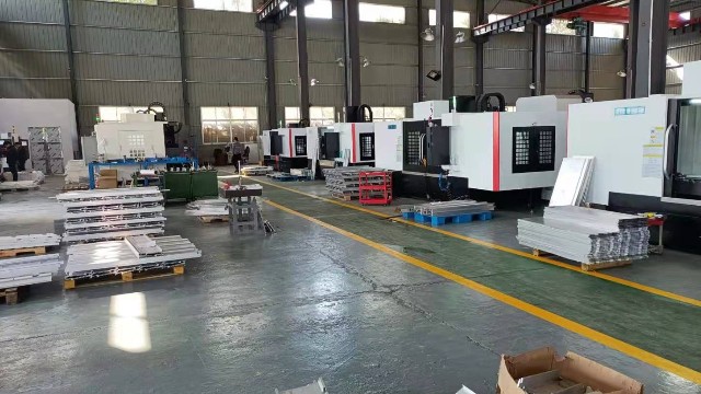 科鼎數(shù)控告知您鋁型材加工中心機床v18型號優(yōu)勢有哪些？
